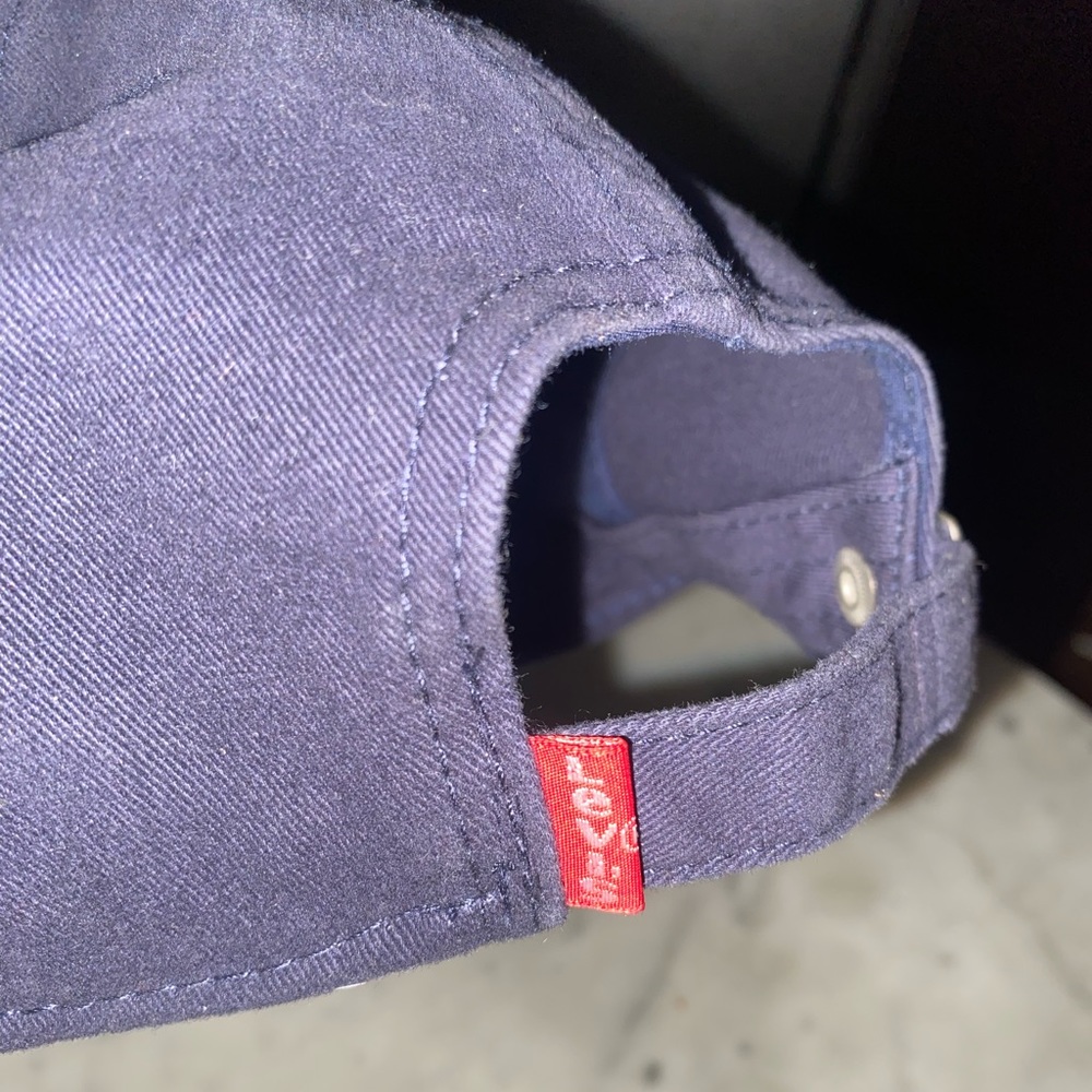 Levi’s Dad Hat - Picture 2 of 3
